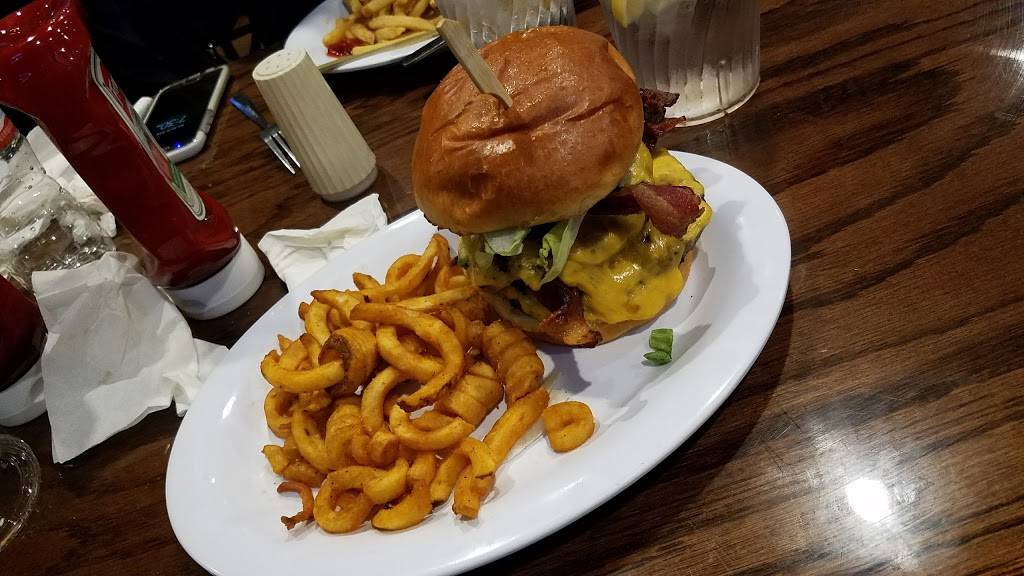 Beef O Bradys | restaurant | 2561 E, FL-60, Valrico, FL 33594, USA | 8136551055 OR +1 813-655-1055