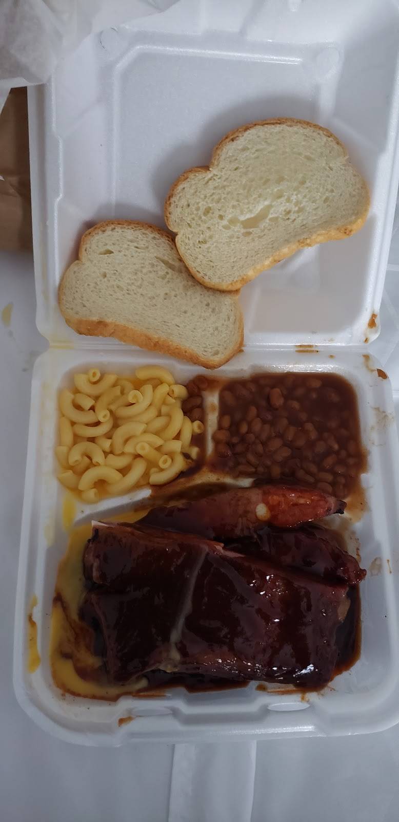 Bills BBQ & Liquor | restaurant | 4414 N 24th St, Omaha, NE 68110, USA | 4024515076 OR +1 402-451-5076