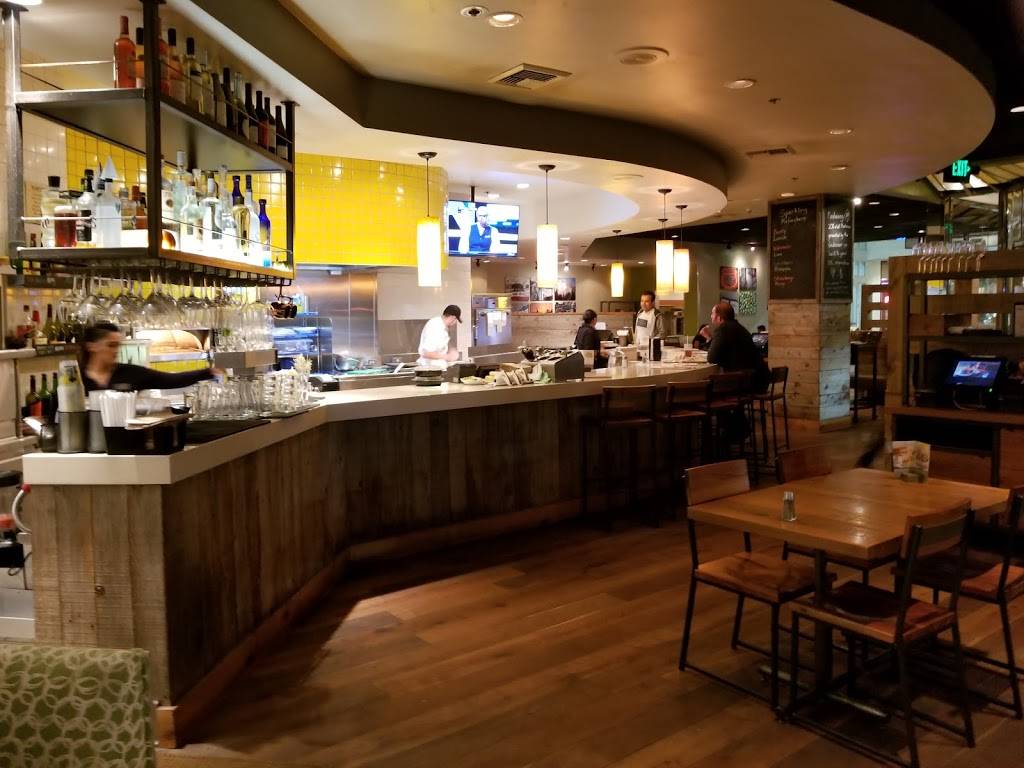 California Pizza Kitchen at South Bay Galleria | restaurant | 1815 Hawthorne Blvd, Redondo Beach, CA 90278, USA | 3103709931 OR +1 310-370-9931