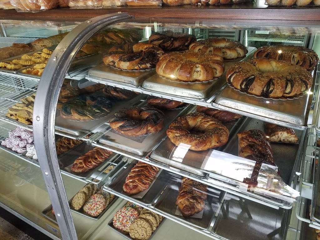Unique Pastry | bakery | 18381 Ventura Blvd, Tarzana, CA 91356, USA | 8187573100 OR +1 818-757-3100