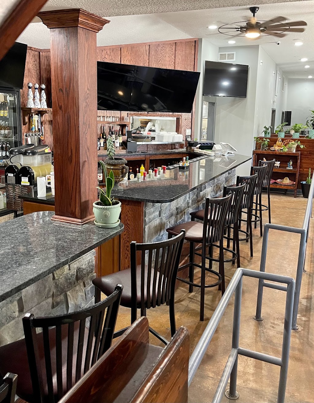 The Jungle Mexican Cantina | restaurant | 1527 Home Ave, Kokomo, IN 46902, USA | 7654506740 OR +1 765-450-6740