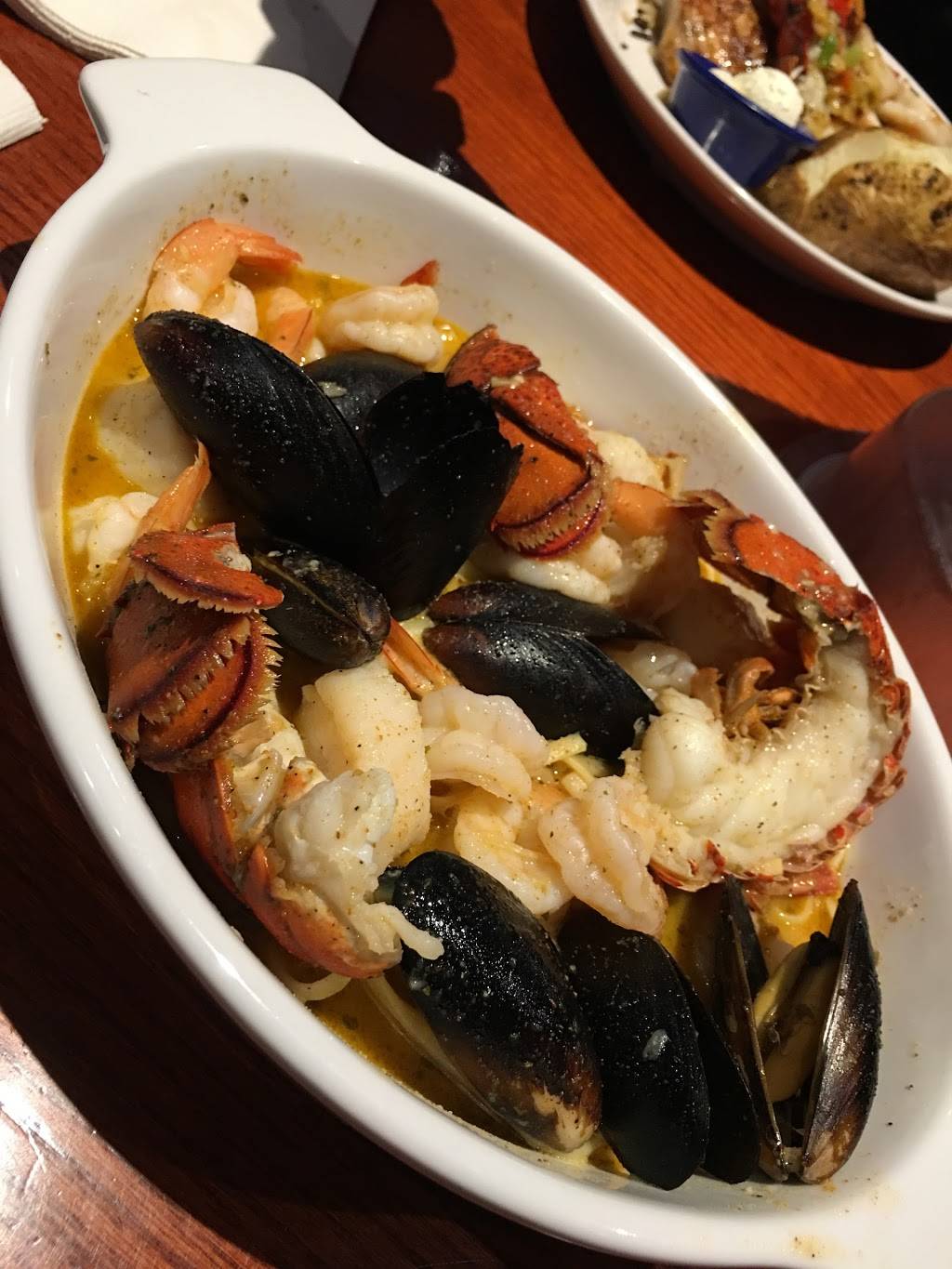Red Lobster | restaurant | 635 US-1, Iselin, NJ 08830, USA | 7326366230 OR +1 732-636-6230