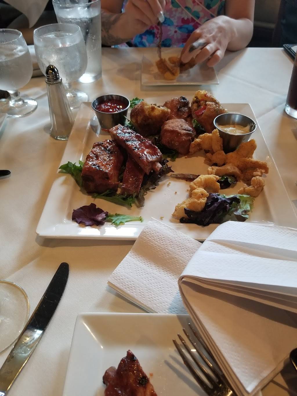 Deltas | restaurant | 19 Dennis St, New Brunswick, NJ 08901, USA | 7322491551 OR +1 732-249-1551