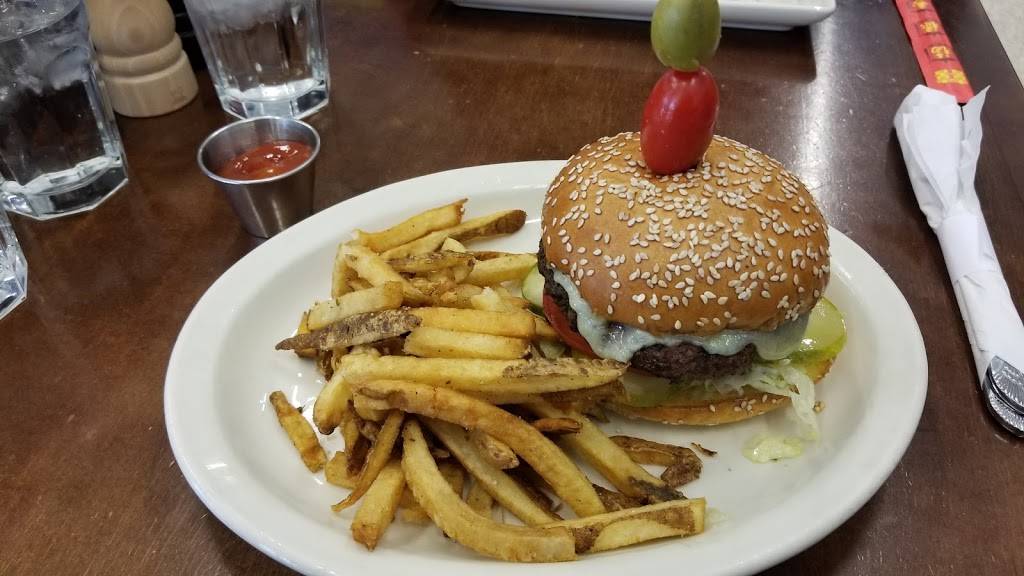 Harry & Izzys - Airport | restaurant | 7800 Col. H. Weir Cook Memorial Dr, Indianapolis, IN 46241, USA | 3172410533 OR +1 317-241-0533