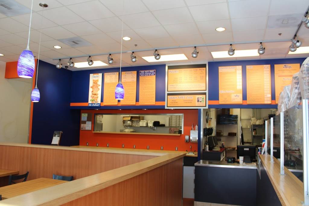 Cottage Inn Pizza | restaurant | 107 Monroe St, Detroit, MI 48226, USA | 3137824951 OR +1 313-782-4951