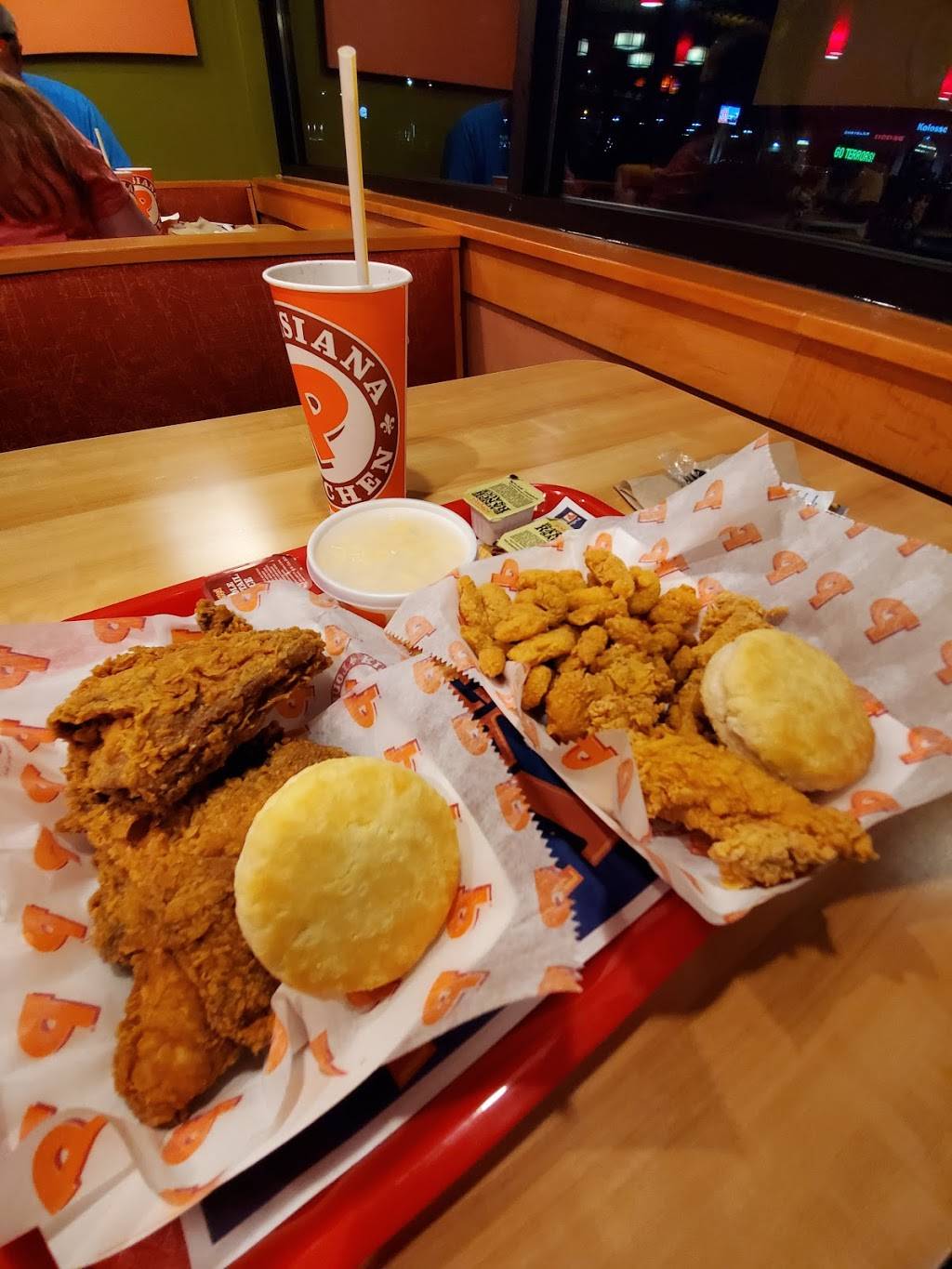 Popeyes Louisiana Kitchen | restaurant | 2800 W College Ave, Appleton, WI 54914, USA | 9202574222 OR +1 920-257-4222