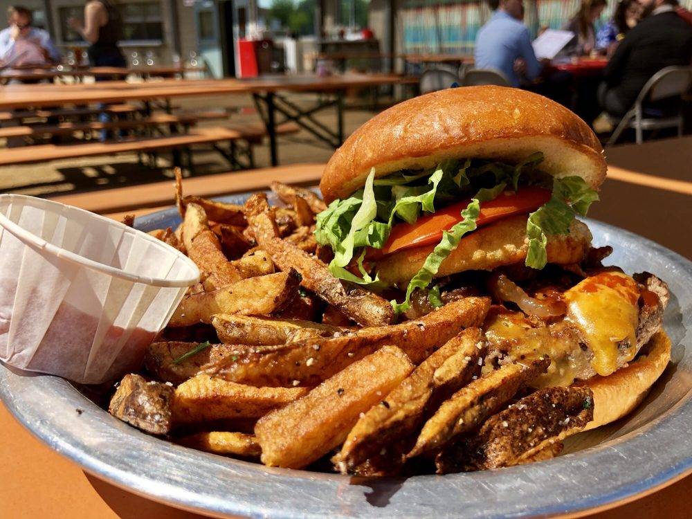 Rodeo Goat | restaurant | 1926 Market Center Blvd, Dallas, TX 75207, USA | 2147414628 OR +1 214-741-4628