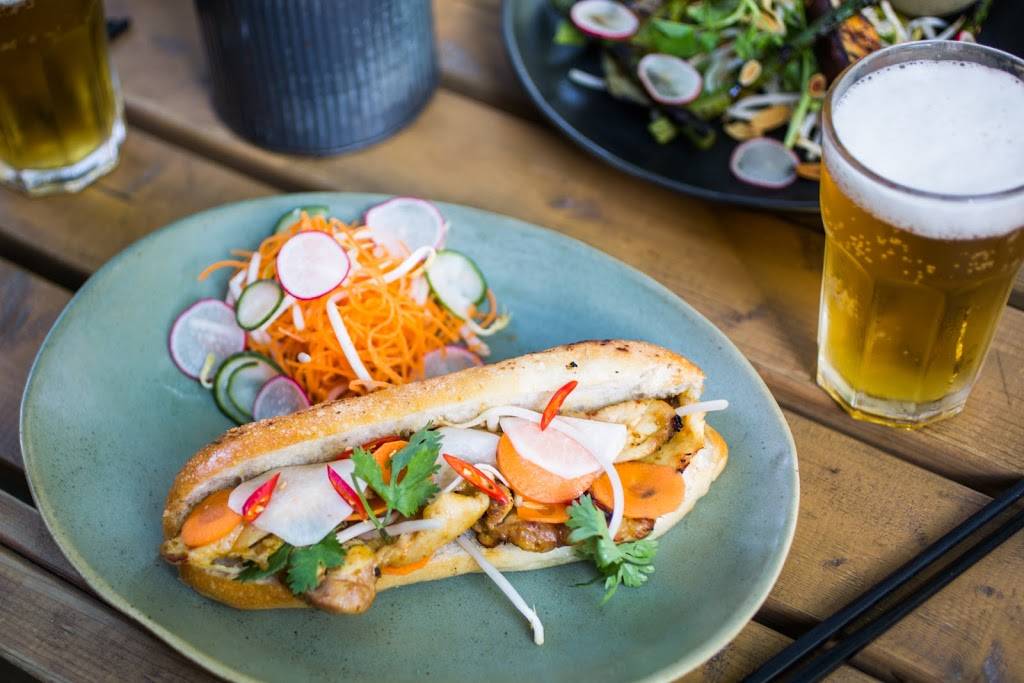 HÀ Mont-Royal | restaurant | 243 Avenue du Mont-Royal O, Montréal, QC H2T 2T2, Canada | 5148480336 OR +1 514-848-0336