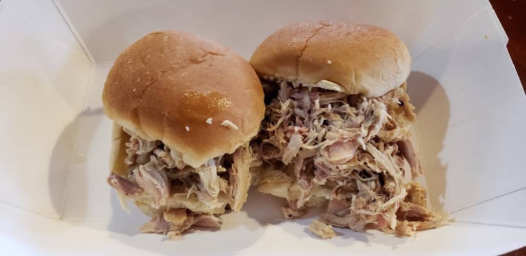 Cherry Red Roasters BBQ & Catering | restaurant | 207 E Delaware St, Dwight, IL 60420, USA | 8155841227 OR +1 815-584-1227