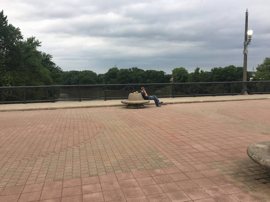 Hilton w Lafayette In | restaurant | 356 E State St, West Lafayette, IN 47906, USA | 7657432100 OR +1 765-743-2100