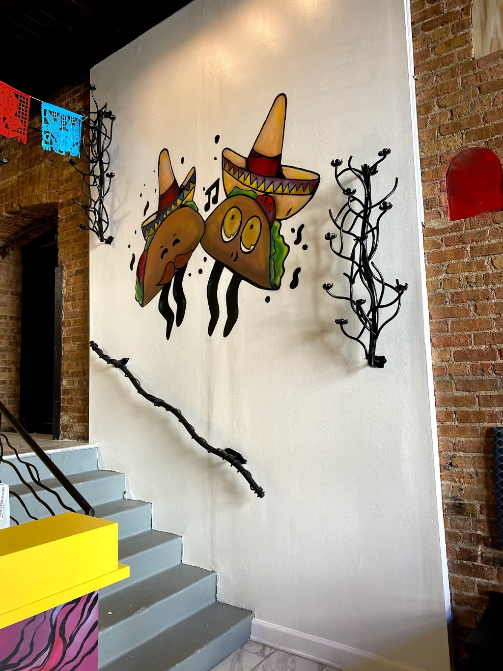 Taco Bros | restaurant | 833 W Chicago Ave FL 1, Chicago, IL 60642, USA | 3122852992 OR +1 312-285-2992