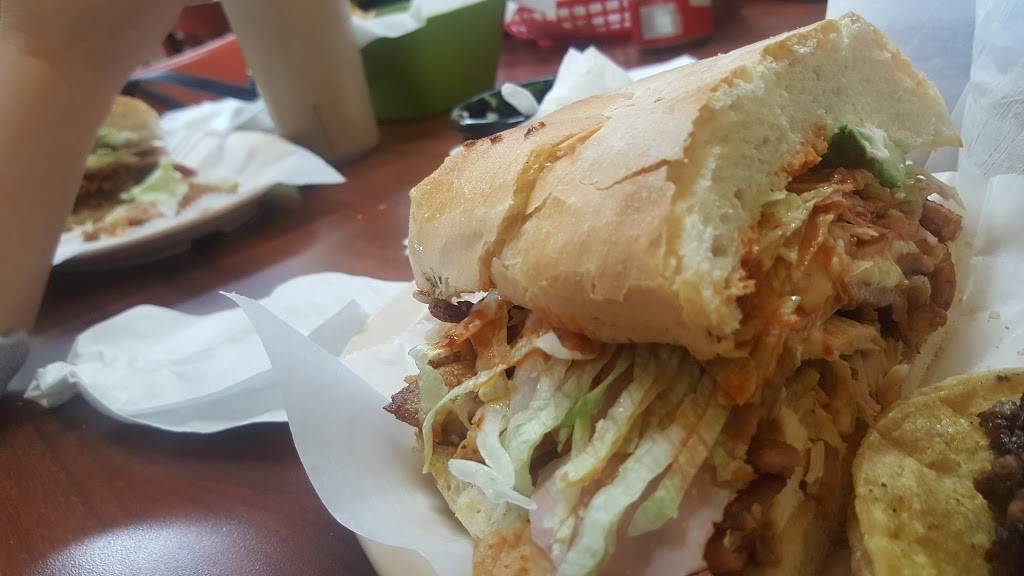 Rockys Tacos | meal takeaway | 3111 W Montrose Ave, Chicago, IL 60618, USA | 7736045067 OR +1 773-604-5067