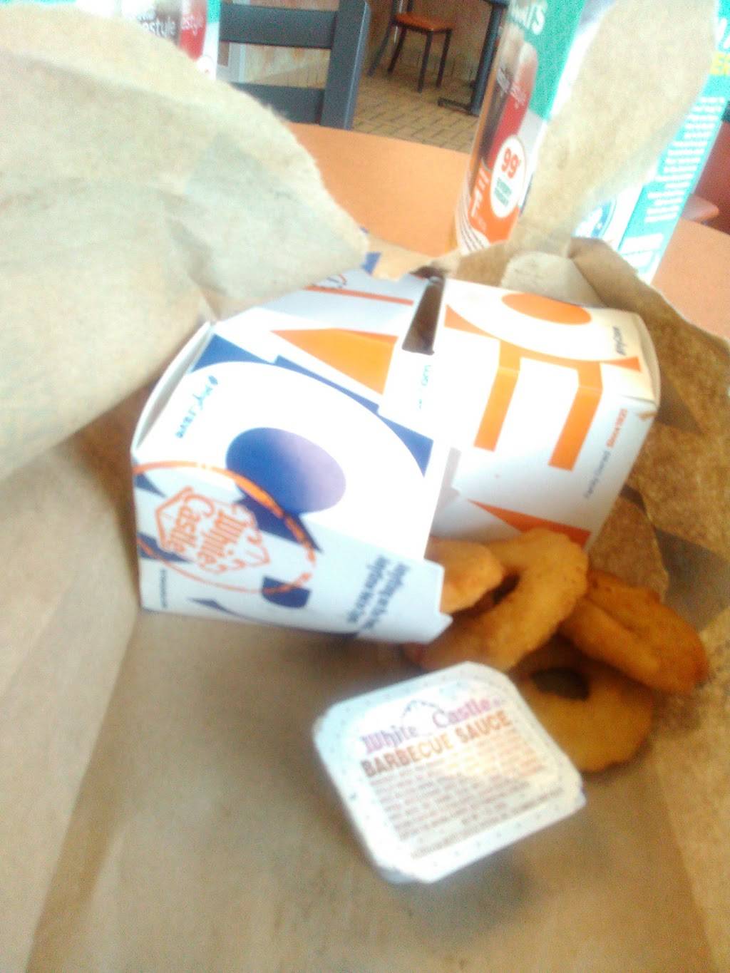 White Castle | restaurant | 9450 S Jeffery Ave, Chicago, IL 60617, USA | 7737688328 OR +1 773-768-8328