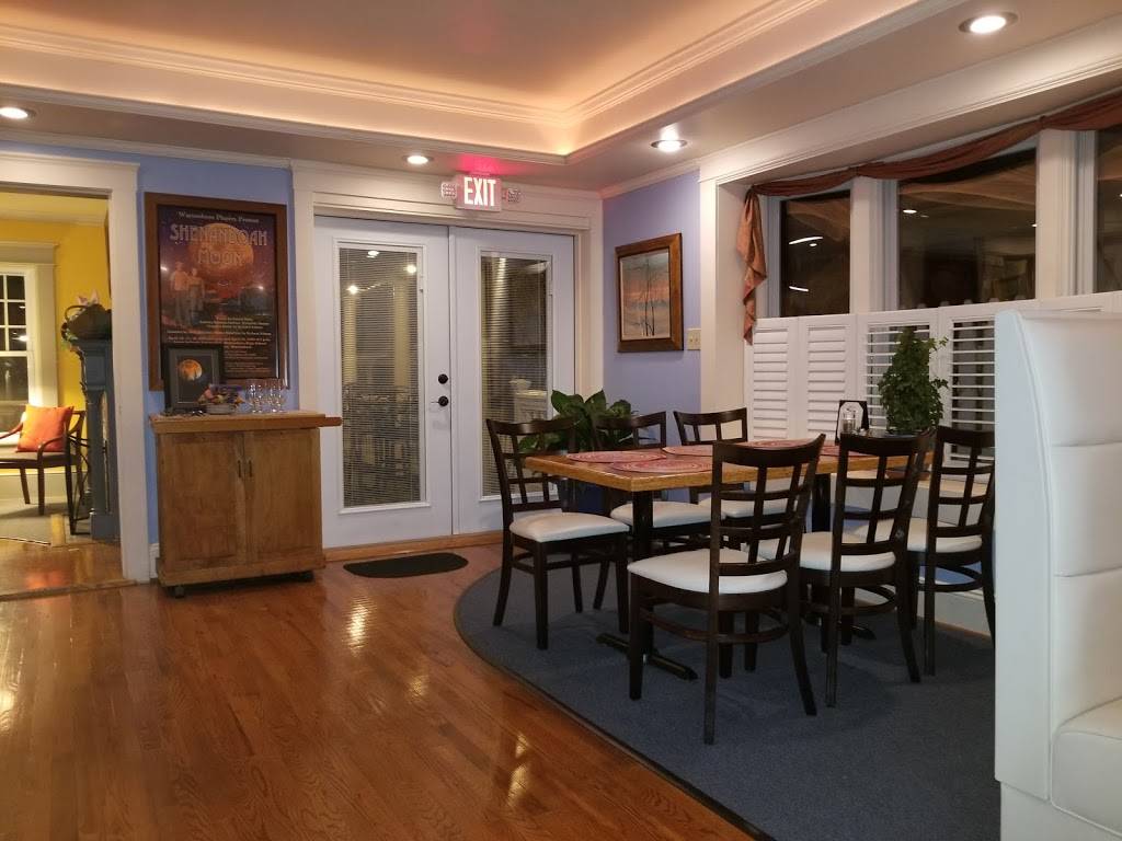 Moonshadows Restaurant | restaurant | 132 E Main St, Luray, VA 22835, USA | 5407431911 OR +1 540-743-1911