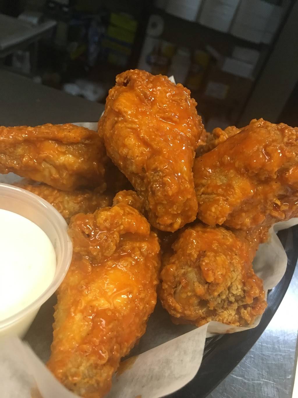 Downers Sand Club Sports Bar & Grill | restaurant | 1211 Butterfield Rd b, Downers Grove, IL 60515, USA | 7084979689 OR +1 708-497-9689