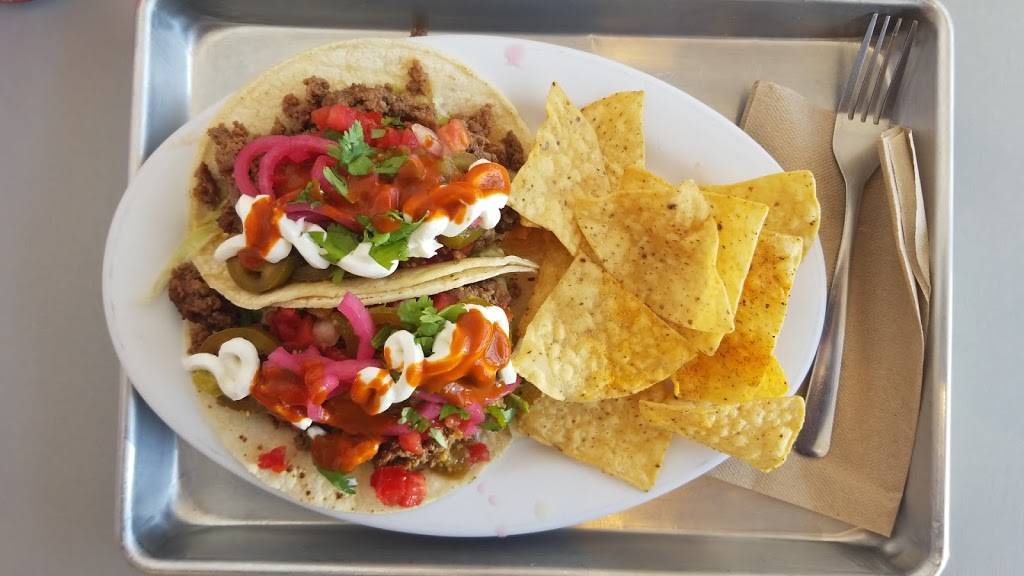 Chorizo Fresh Mex | restaurant | Clarkson Crossing Shopping Centre, 950 Southdown Rd, Mississauga, ON L5J 2Y4, Canada | 9058226988 OR +1 905-822-6988