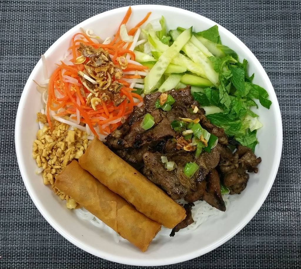 Phở Vy Vietnamese Cuisine | restaurant | 401 International Blvd, Oakland, CA 94606, USA | 5108932827 OR +1 510-893-2827