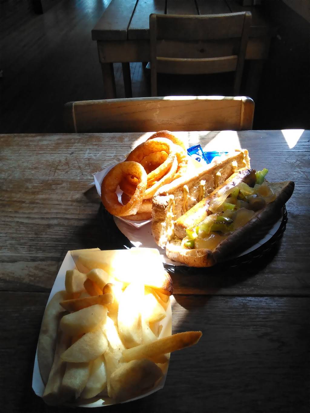 Shenanigans | restaurant | 12595 Sollace M Freeman Hwy, Sewanee, TN 37375, USA | 9315985774 OR +1 931-598-5774