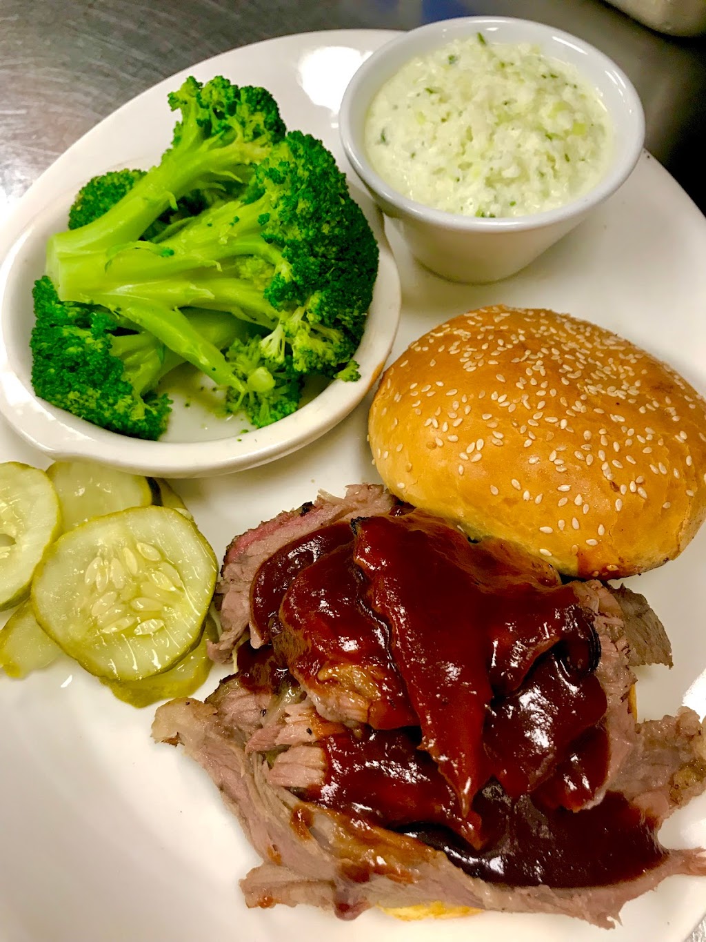 Carsons Prime Steaks & Famous Barbecue of Milwaukee | restaurant | 301 W Juneau Ave, Milwaukee, WI 53203, USA | 4142233311 OR +1 414-223-3311