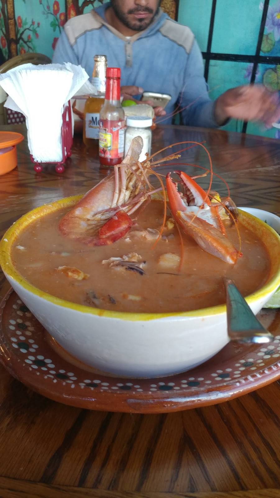 Restaurante Y Pupuseria Las Flores | restaurant | 913 Lake Ave #3708, Lake Worth, FL 33460, USA | 5613603791 OR +1 561-360-3791