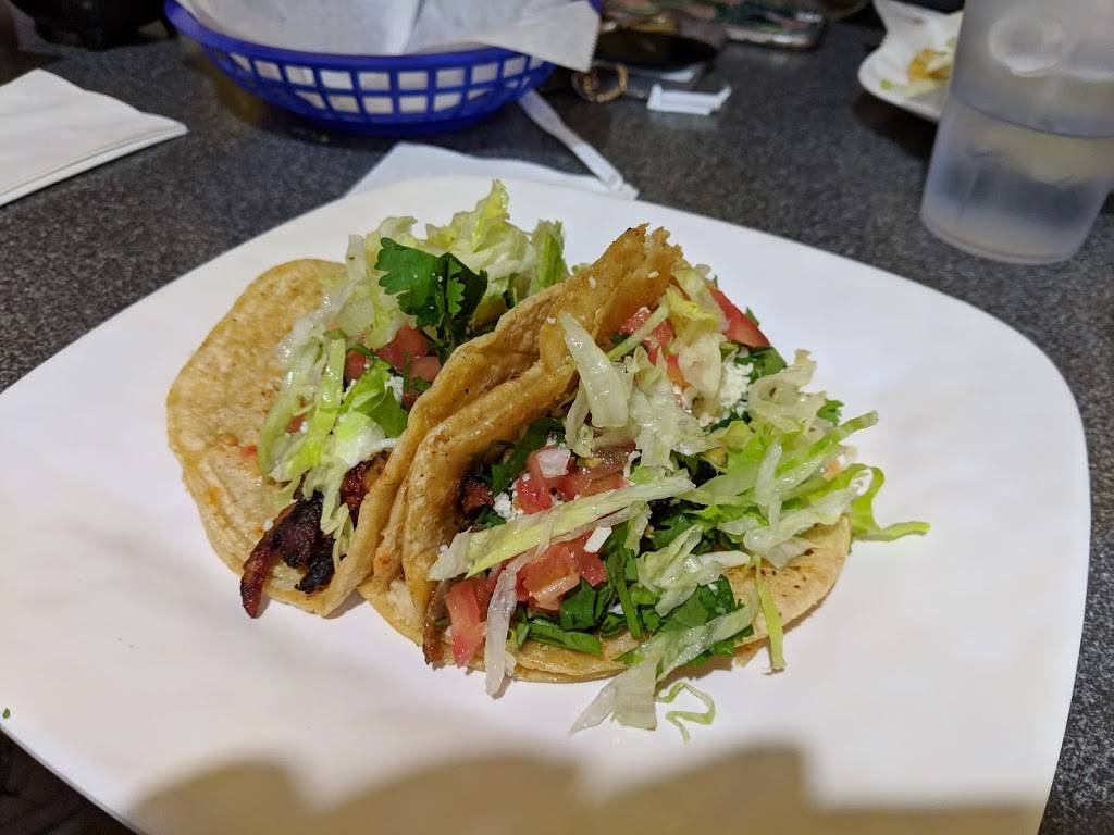 Lolitas Tacos | restaurant | 2307 E Main St, Kalamazoo, MI 49048, USA | 2695321473 OR +1 269-532-1473