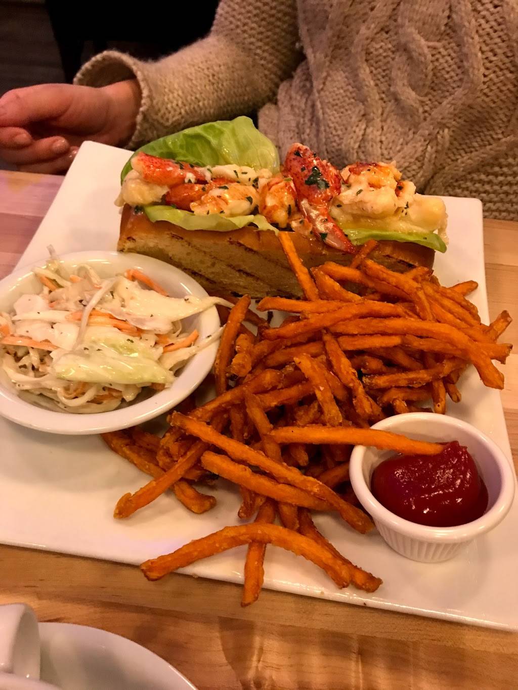 Blue On Highland | restaurant | 882 Highland Ave, Needham Heights, MA 02494, USA | 7814447001 OR +1 781-444-7001