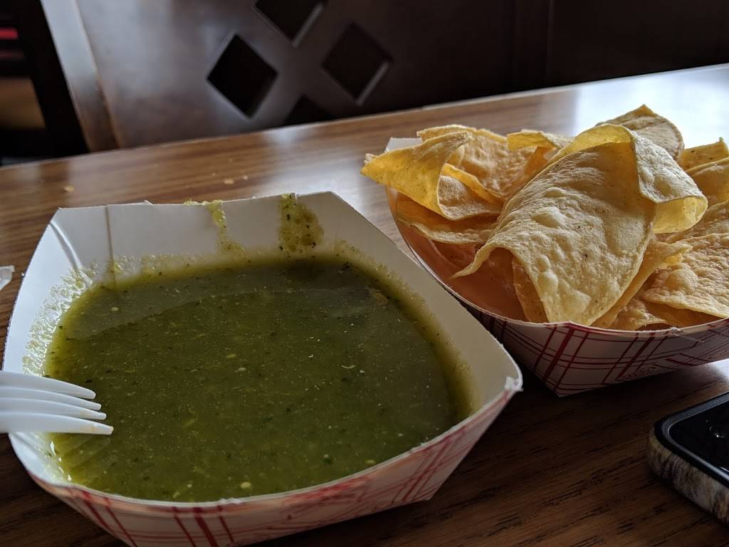 Federicos Mexican Food | restaurant | 10802 N 32nd St, Phoenix, AZ 85028, USA | 6029717015 OR +1 602-971-7015