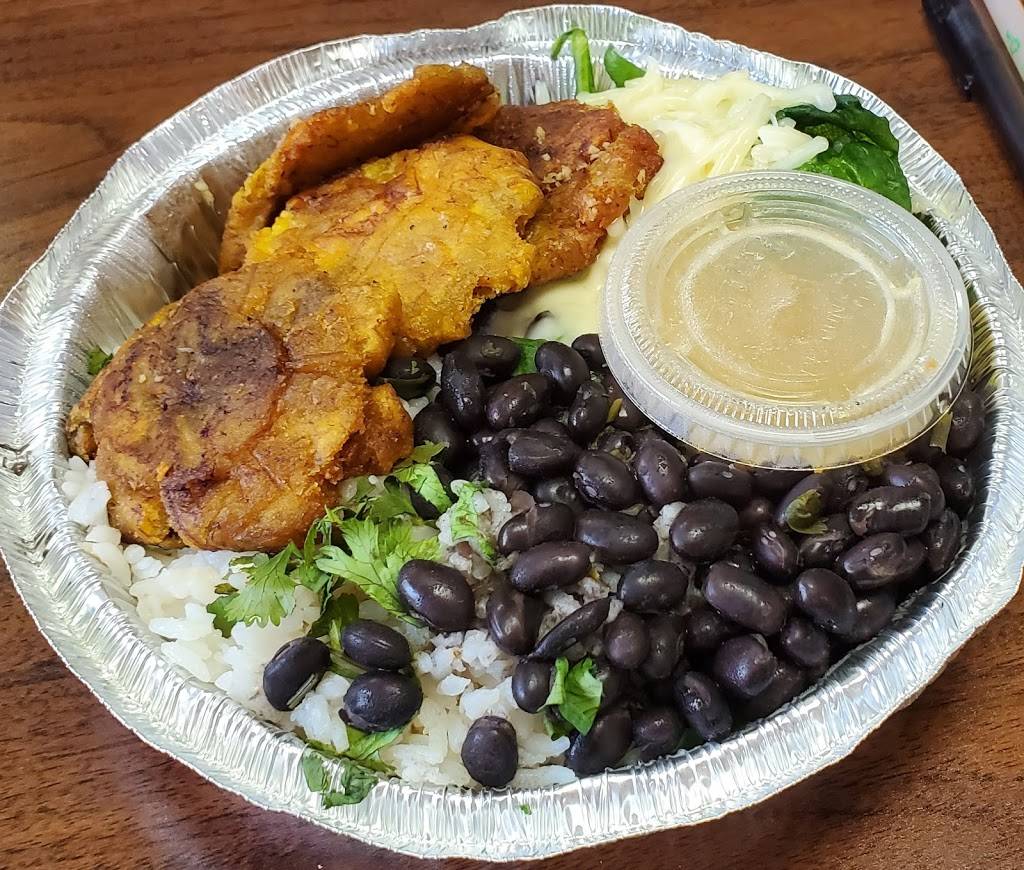 The Campus Grille Latin | restaurant | 10 Seminary St, Berea, OH 44017, USA | 4402434229 OR +1 440-243-4229