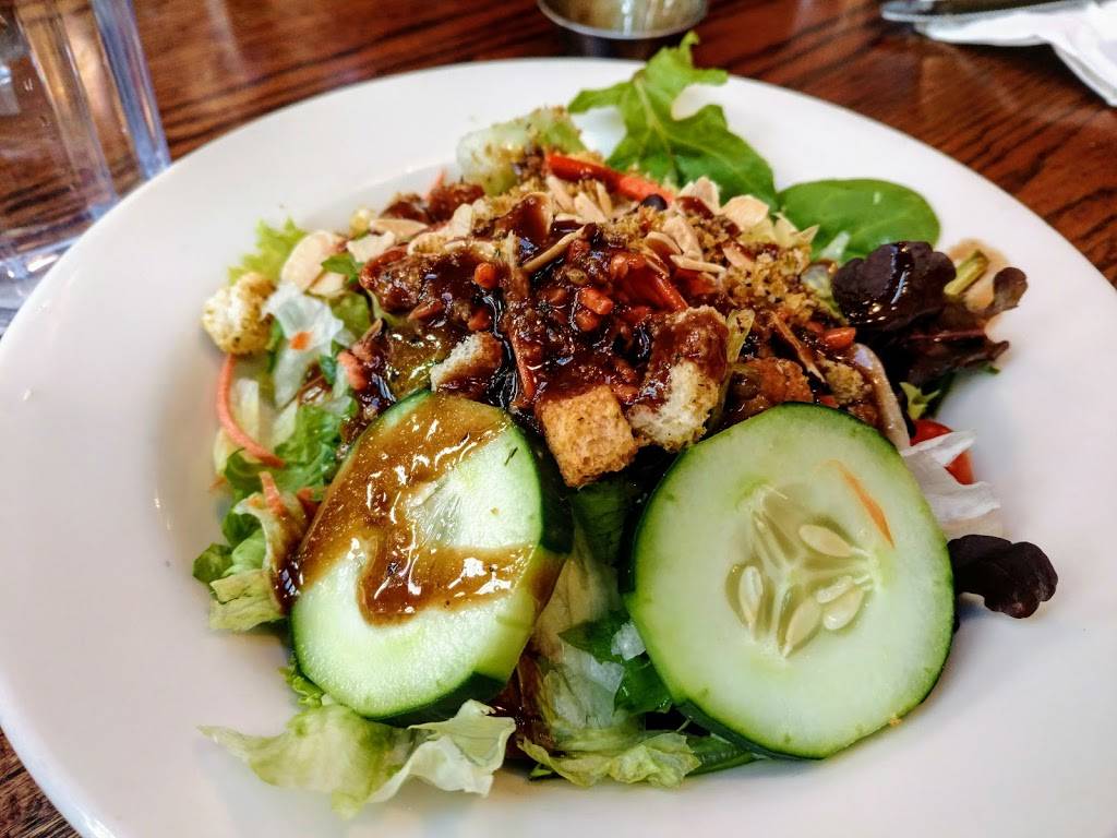 Old Chicago | restaurant | 7115 Commerce Center Dr, Colorado Springs, CO 80919, USA | 7195937678 OR +1 719-593-7678