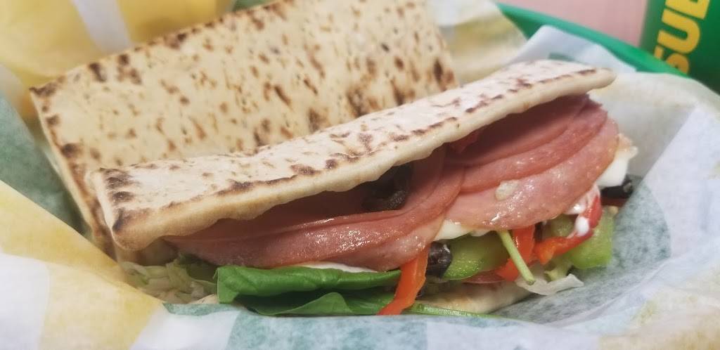 Subway | meal takeaway | 1060 Kennedy Rd, Scarborough, ON M1P 2K7, Canada | 4167508882 OR +1 416-750-8882