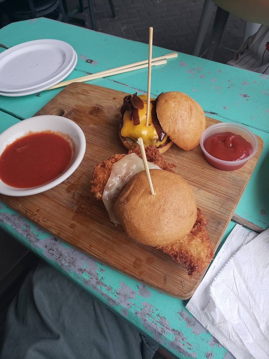 Double Roads Tavern | restaurant | 251 US-1, Jupiter, FL 33477, USA | 5612037061 OR +1 561-203-7061