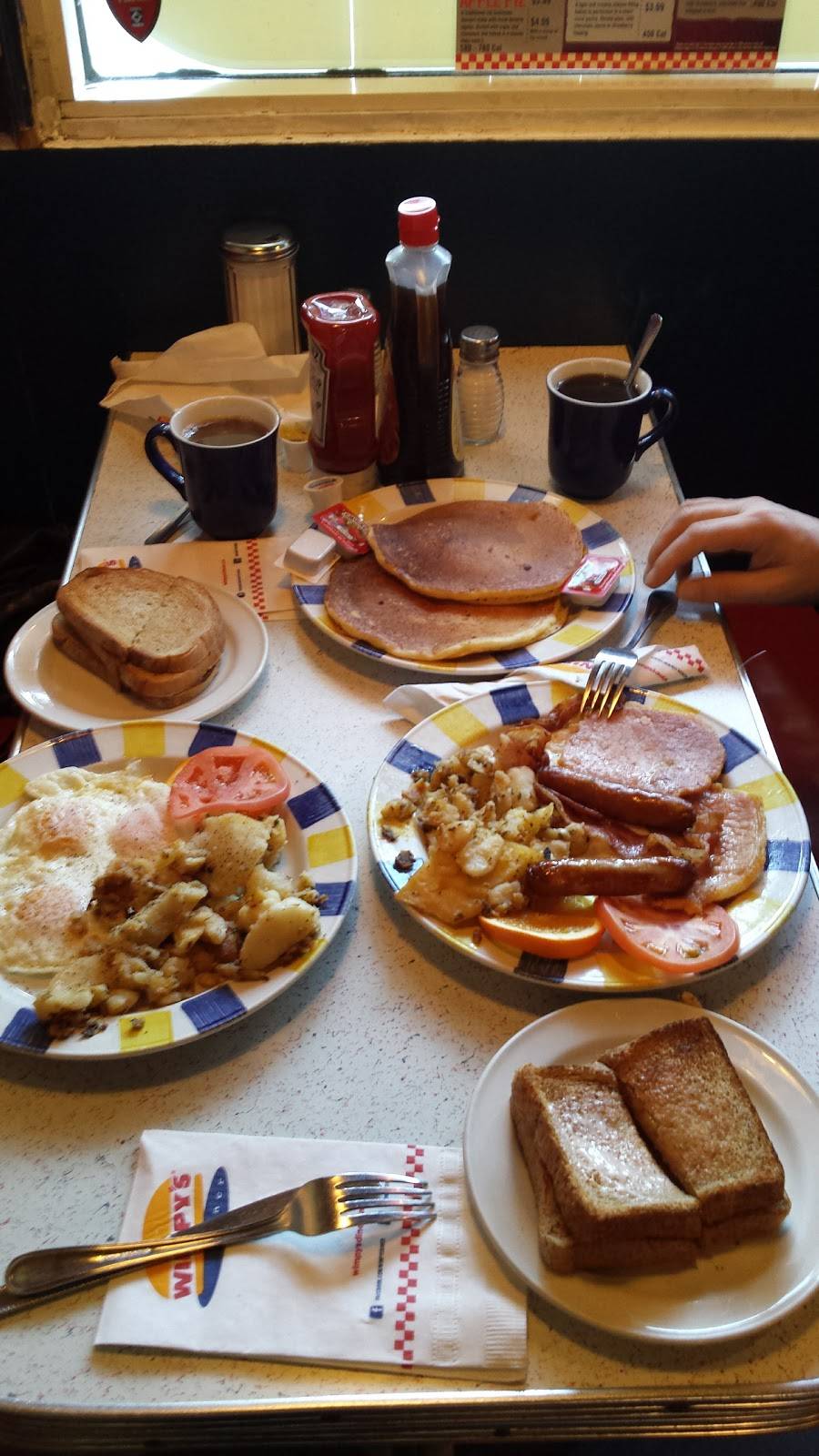 Wimpys Diner | restaurant | 3555 St Clair Ave E, Scarborough, ON M1K 1L6, Canada | 4162619584 OR +1 416-261-9584