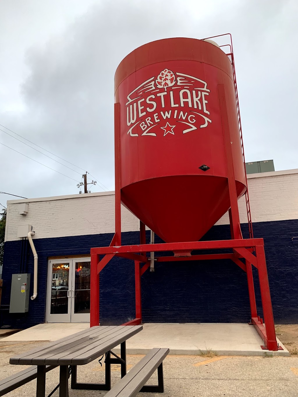 Westlake Brewing Company | restaurant | 2816 Commerce St, Dallas, TX 75226, USA | 8779942337 OR +1 877-994-2337