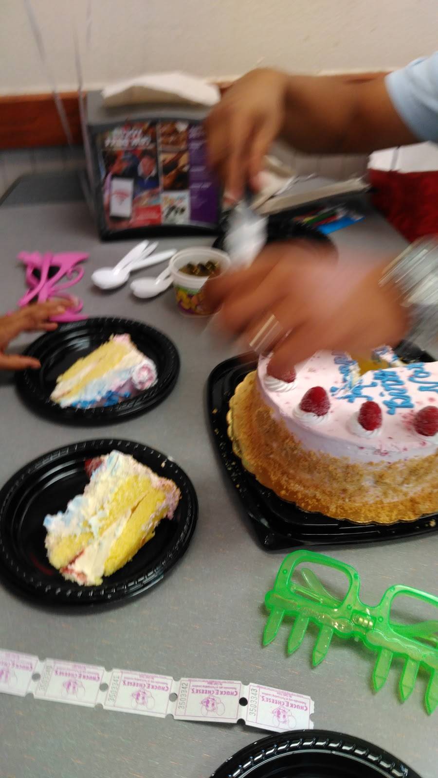 Chuck E. Cheeses | restaurant | 6637 Governor Ritchie Hwy, Glen Burnie, MD 21061, USA | 4107613131 OR +1 410-761-3131