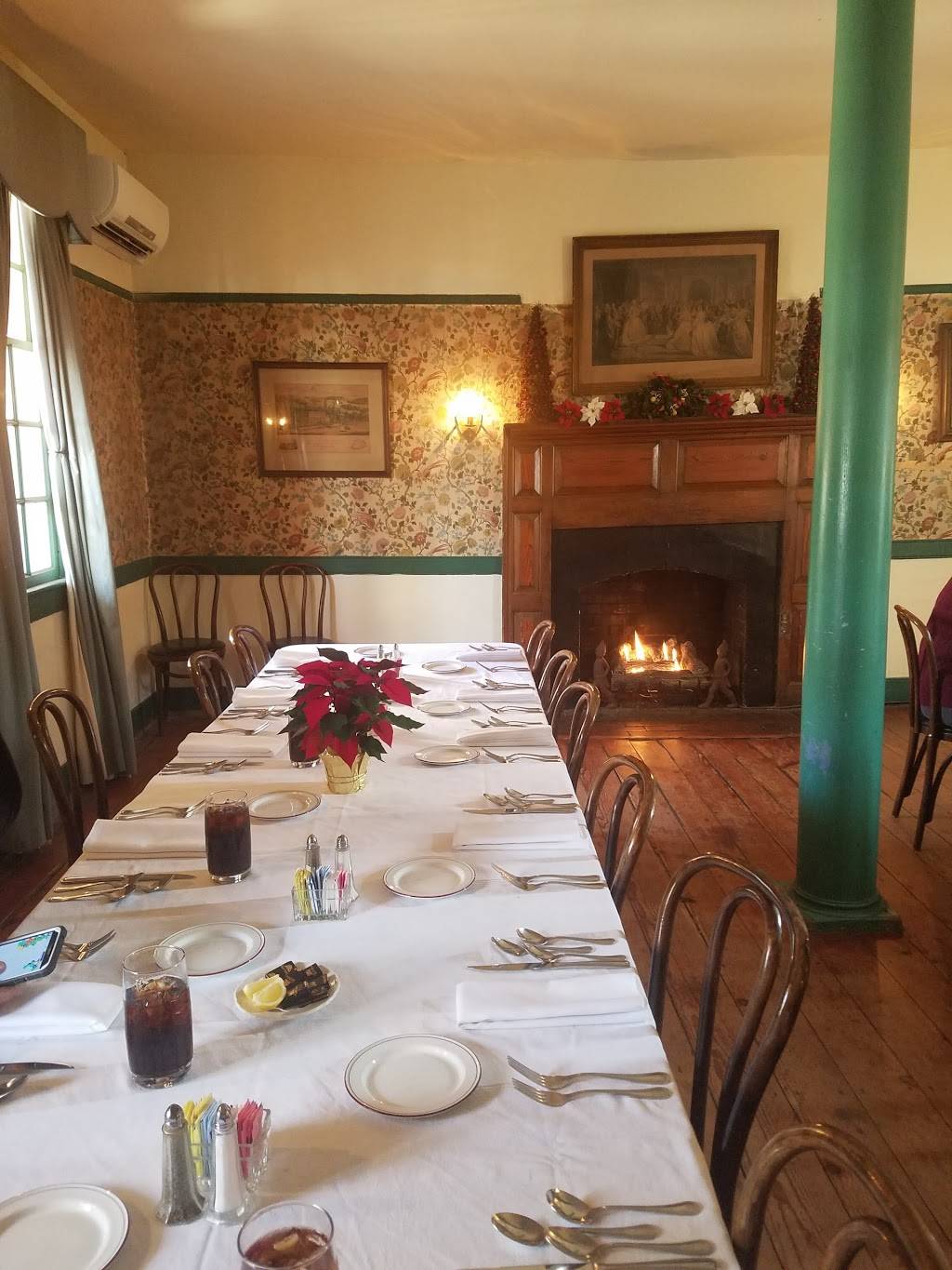 Half-Way House Restaurant | restaurant | 10301 Jefferson Davis Hwy, North Chesterfield, VA 23237, USA | 8042751760 OR +1 804-275-1760