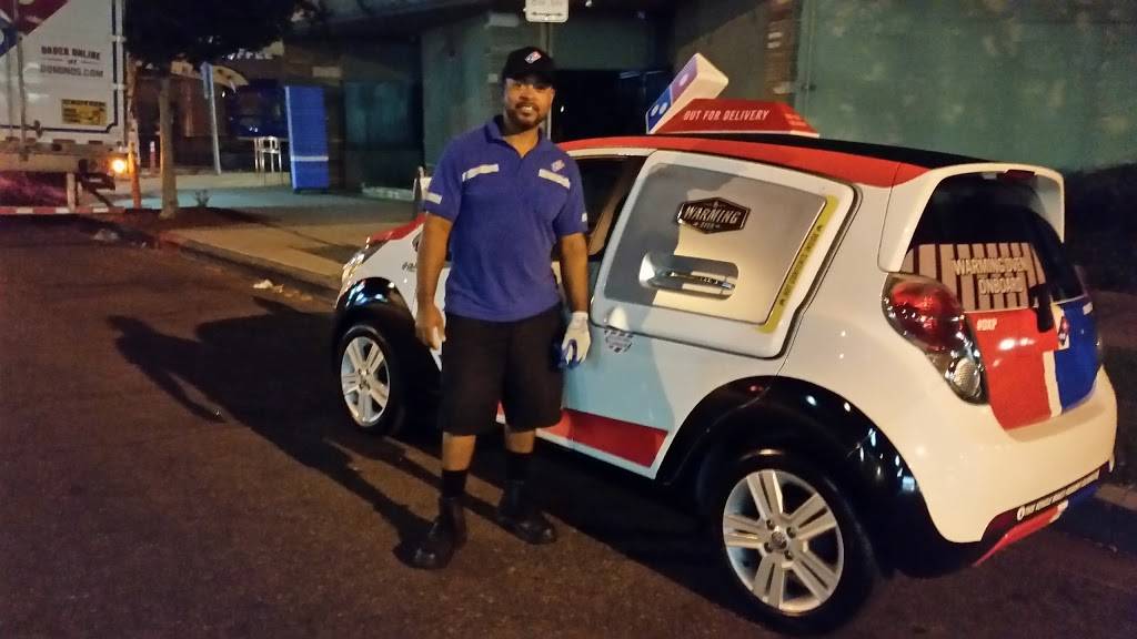 Dominos Pizza | meal delivery | 1600 W Olive Ave, Burbank, CA 91506, USA | 8188418433 OR +1 818-841-8433