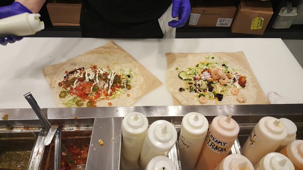 TNT Walking Taco | restaurant | 940 N 204th Ave, Omaha, NE 68022, USA | 5314440739 OR +1 531-444-0739