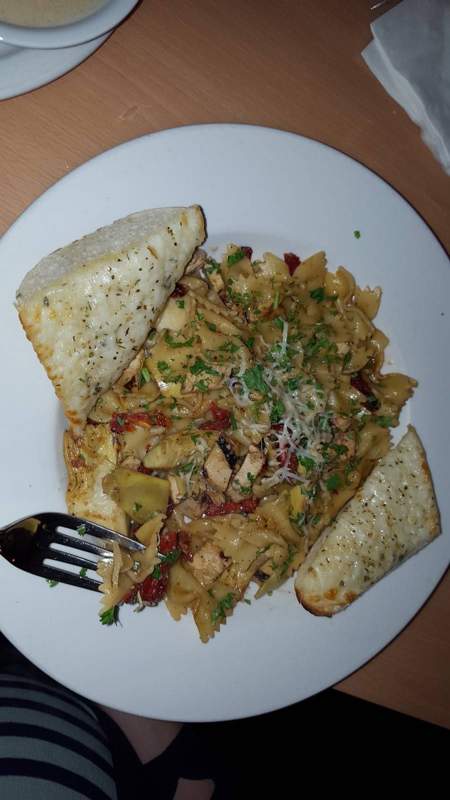 Petes restaurant and brewhouse | restaurant | 2495 Carmichael Dr, Chico, CA 95928, USA | 5308910611 OR +1 530-891-0611