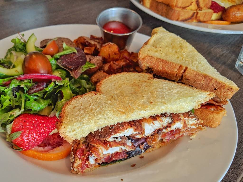 Table 21 Kitchen & Wine Bar | restaurant | 2956 Bloor St W, Etobicoke, ON M8X 1B7, Canada | 4162362867 OR +1 416-236-2867