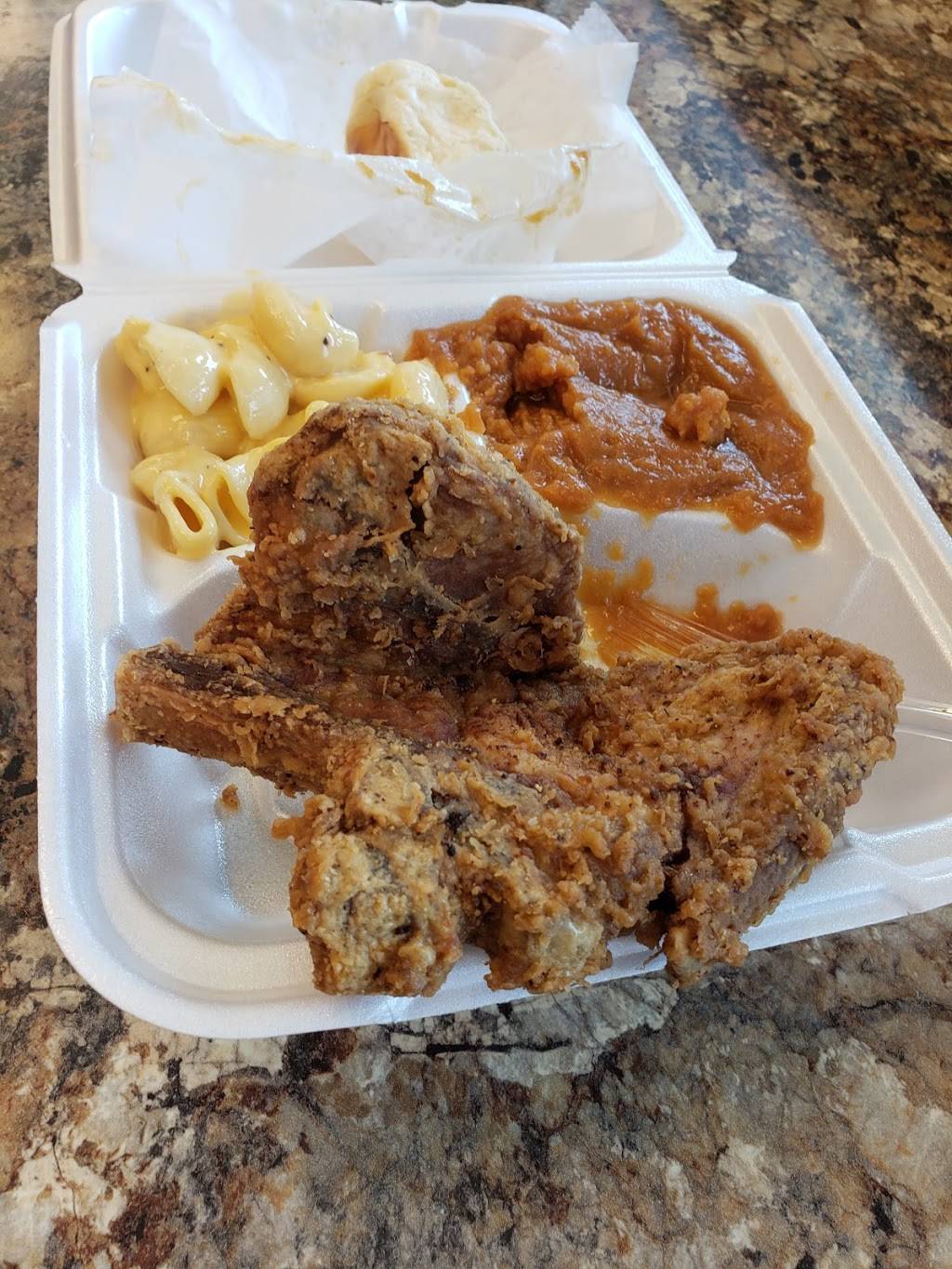 Honey Hole soul food | restaurant | 493 Waldron Rd, La Vergne, TN 37086, USA | 6152802176 OR +1 615-280-2176