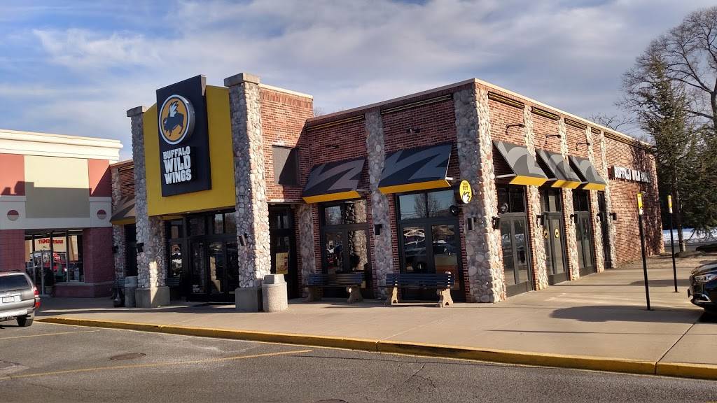 Buffalo Wild Wings | restaurant | 1986 Middle Country Rd, Centereach, NY 11720, USA | 6317379464 OR +1 631-737-9464