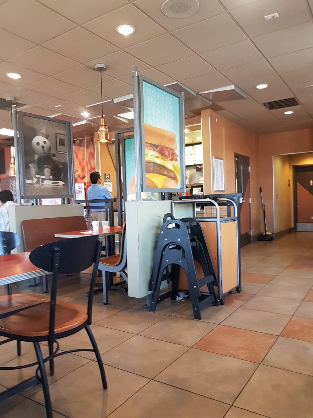 Jack in the Box | restaurant | 2220 Chester Ave, Bakersfield, CA 93301, USA | 6613249330 OR +1 661-324-9330