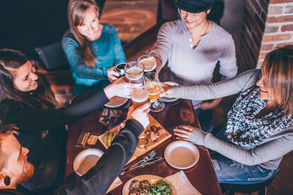 Ferchs Crafthouse Grille | restaurant | 418 N Mayfair Rd, Wauwatosa, WI 53226, USA | 2627703902 OR +1 262-770-3902