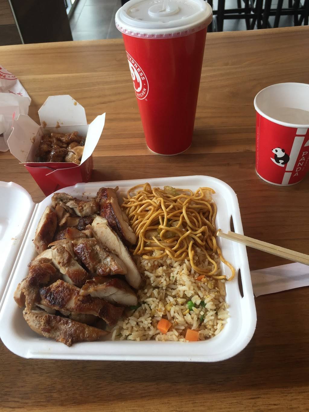 Panda Express | restaurant | 3000 W 26th St, Chicago, IL 60623, USA | 7733768088 OR +1 773-376-8088