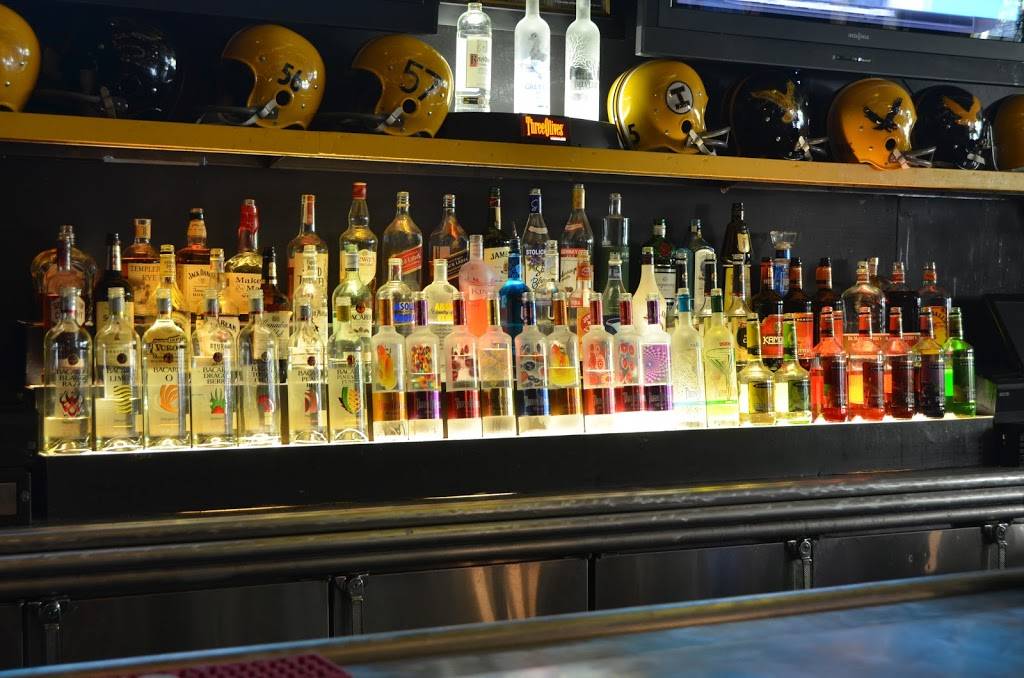 Fieldhouse Iowa City | restaurant | 118 S Dubuque St, Iowa City, IA 52240, USA | 3193415872 OR +1 319-341-5872