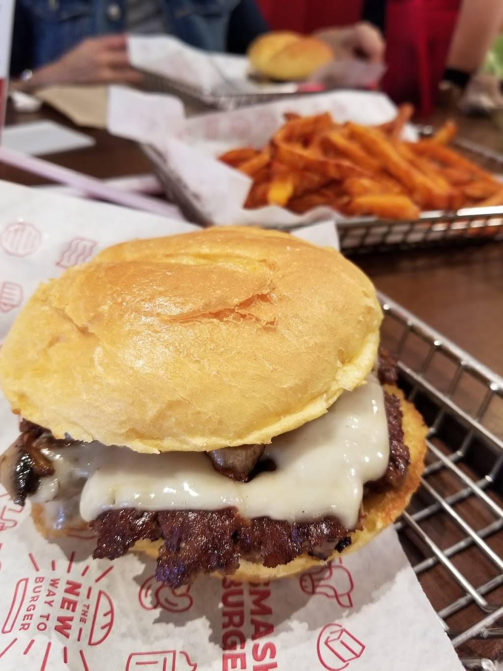 Smashburger | restaurant | 2623 Town Center Blvd N Bldg G, Sugar Land, TX 77479, USA | 2814910380 OR +1 281-491-0380