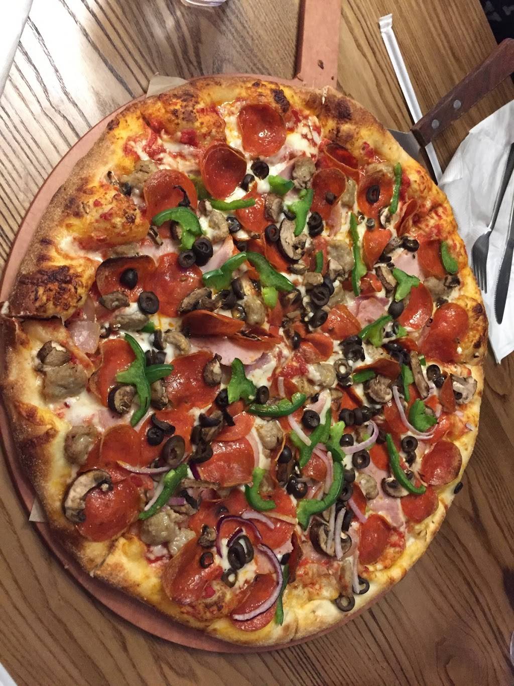 Flippers Pizzeria | restaurant | 45 W Mitchell Hammock Rd Suite #1361, Oviedo, FL 32765, USA | 4078909001 OR +1 407-890-9001