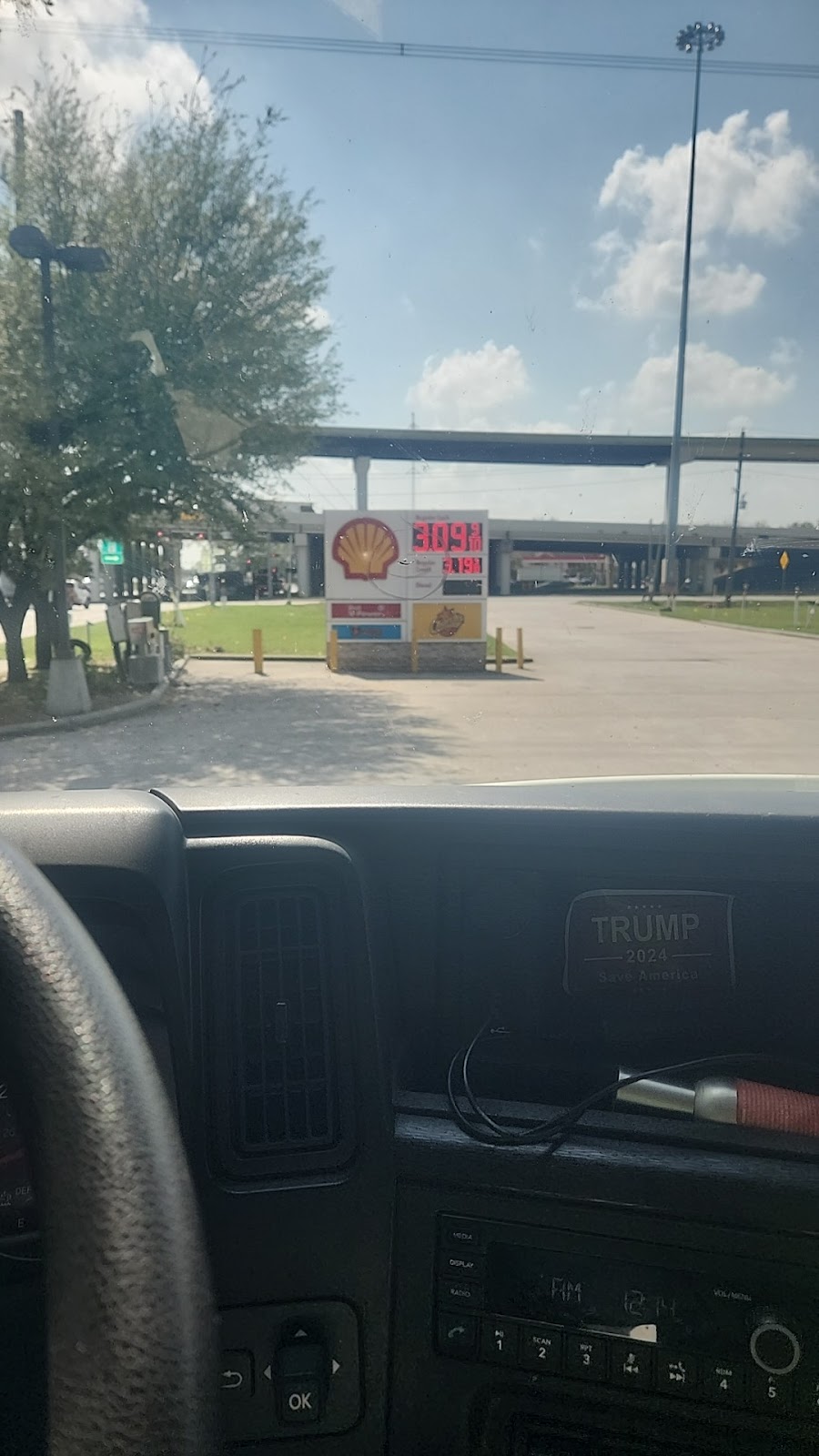 Shell | restaurant | 743 N Sam Houston Pkwy E, Houston, TX 77060, USA | 2814058790 OR +1 281-405-8790