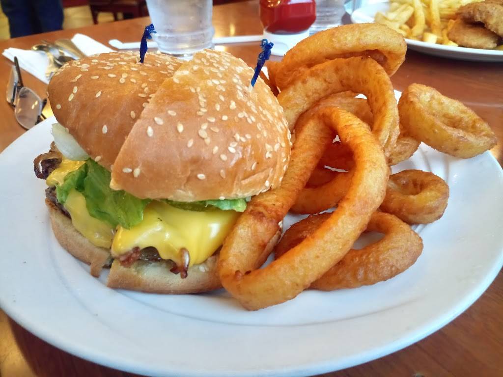 Alexs of Berkley | restaurant | 2685 Twelve Mile Rd, Berkley, MI 48072, USA | 2485453710 OR +1 248-545-3710