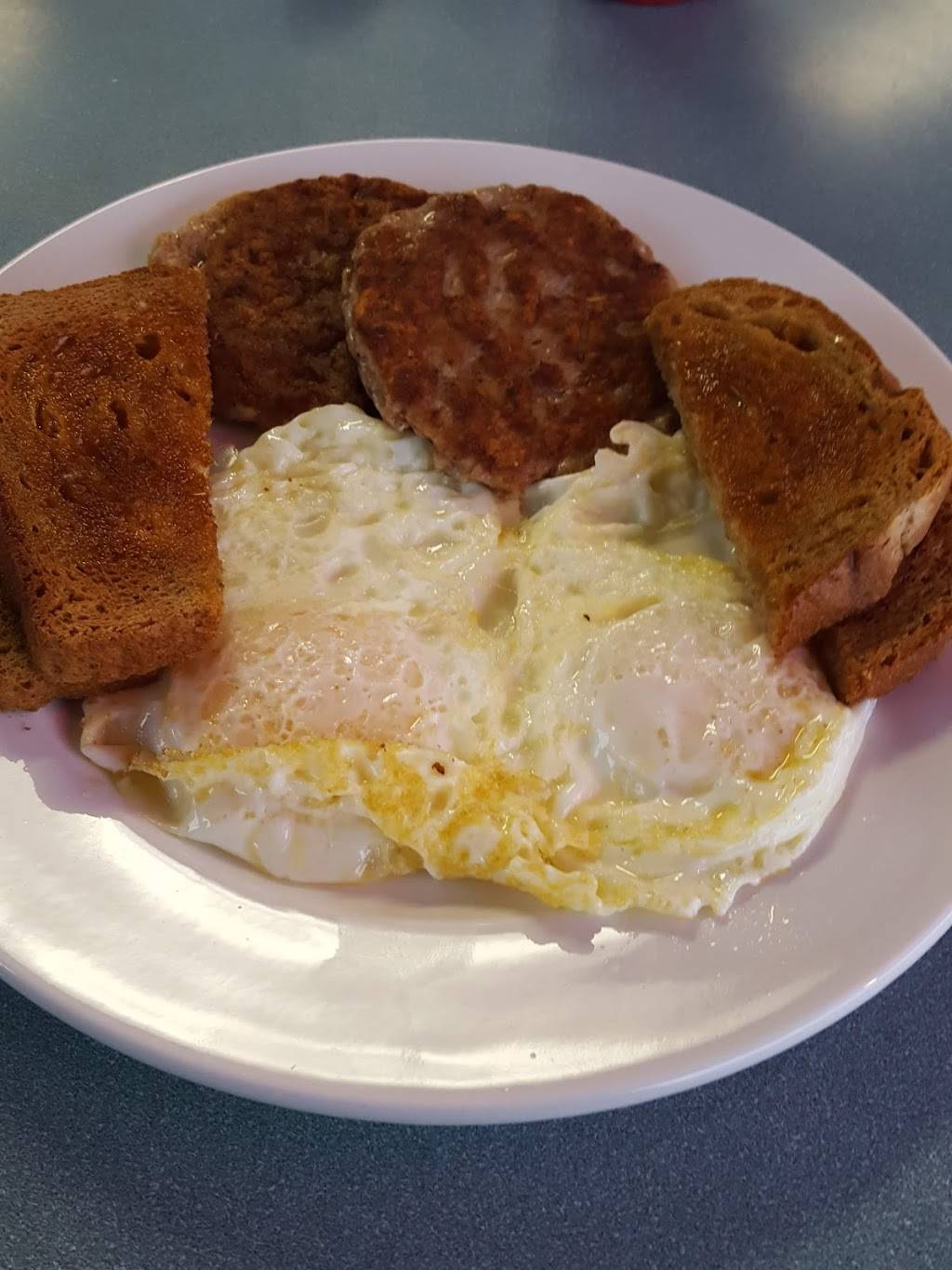 Bettys Restaurant | restaurant | 2539 US-131, Boyne Falls, MI 49713, USA | 2315492680 OR +1 231-549-2680